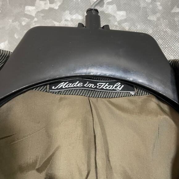 Giorgio Armani Men's Gray Single Breasted Wool Sports Coat - Preppy Suit Jacket - Picture 4 of 8